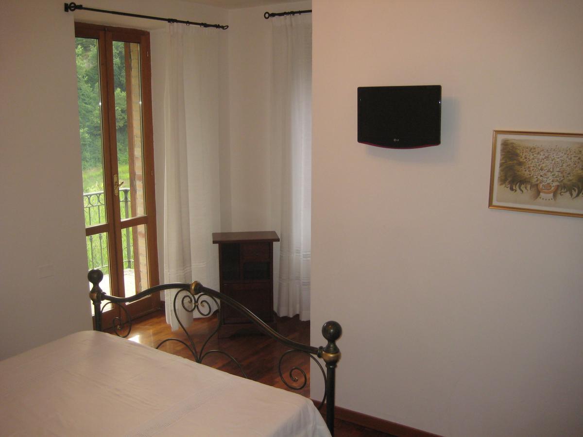 Hotel Agriturismo La Rocca Marsia Zimmer foto